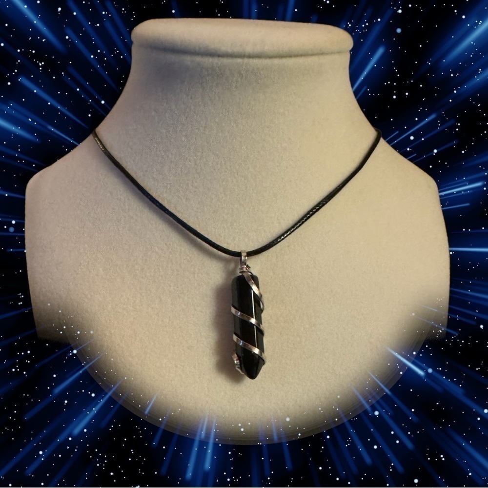 1.65inch Single Point Hexagonal Halo Chakra Spiral Pendant Necklace